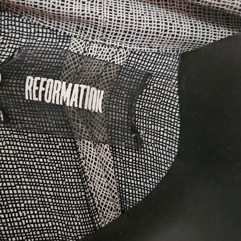 Reformation Open-Front Blazer - Picture 3 of 5